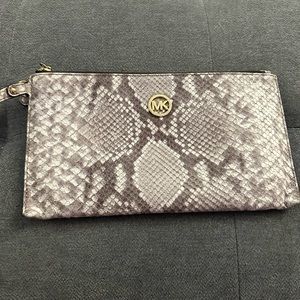 Michael kors wristlet snake print